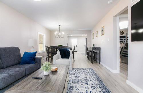 Cozy 2BR Home Near ND - Perfect for Game Day Stays - Foto 9