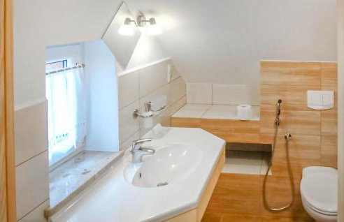 Gorgeous Apartment In Stojcino - Foto 17