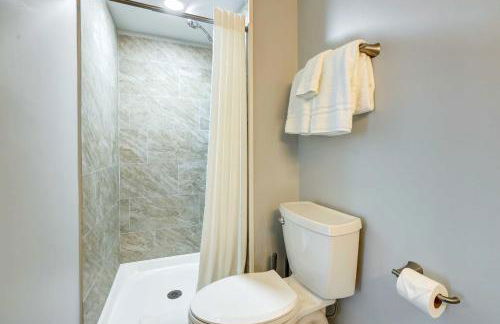 Pet-Friendly Omaha Vacation Rental with Deck! - Foto 16