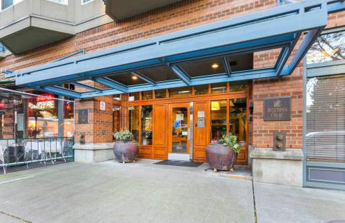 Corner Unit in the middle of it all - 99 Walkscore - Foto 41