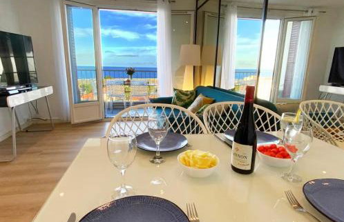 Panoramic Sea View - Terrace - Air Conditioning - 2 Bedrooms - Wifi - Kitchen - Tram - Foto 9