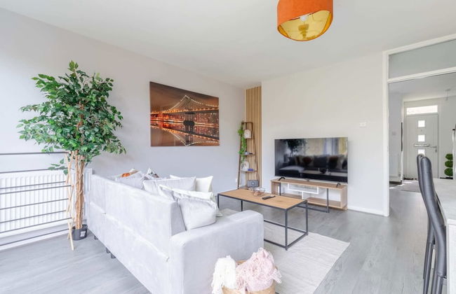 Newly Renovated 3BD Home, Islington! - Foto 27