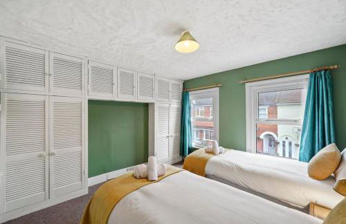 Beautiful 2 bedroom house Free Parking, Aylesbury, Adrenham st - Foto 6