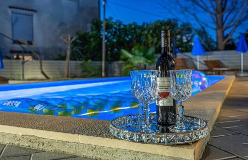 VILLA NINA MALINSKA 150m FROM THE BEACH, SWIMMING POOL - Foto 4