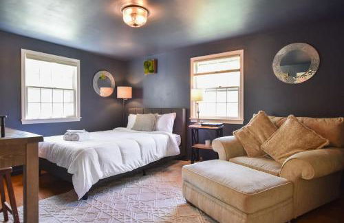 Bright & Open Central A C Dog Friendly - Photo 18