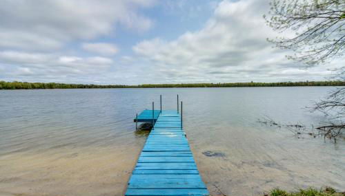 Minnesota Cabin with Deck and Private Beach - Foto 2