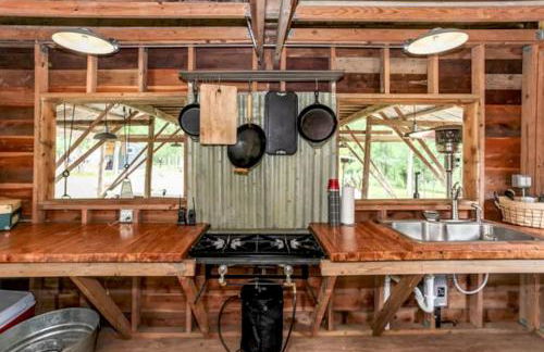 Beautifully Furnished Bell Tent Rental for a Vacation in Elgin, Texas - Foto 20