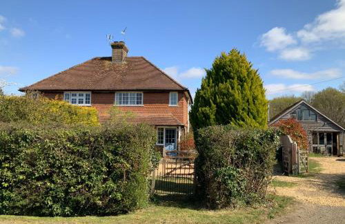 Country cottage overlooking fields with garden room - Foto 52