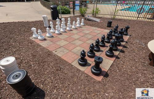 3BR Condo with Lake View - Trout Fishing - Playground - 2 Pools - Stairs Required - FREE TICKETS INCLUDED - PR69-9 - Foto 2