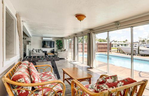 Furnished Sunroom with TV! Canal-Front Bradenton Gem - Foto 3