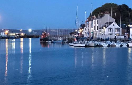 Beachfront with balcony 1st Floor apartment "The Beaches" - Photo 18