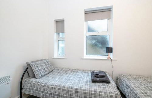 Colwyn Bay Two Bedroom Apartment by Guestz - Foto 11
