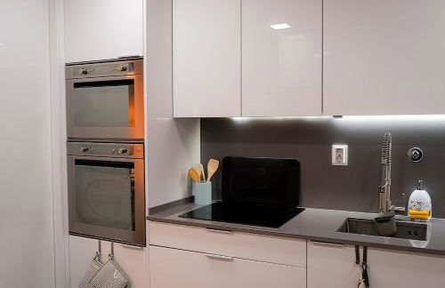 Luxury 2BR Spacious & Stylish with Patio near Metro - Foto 34