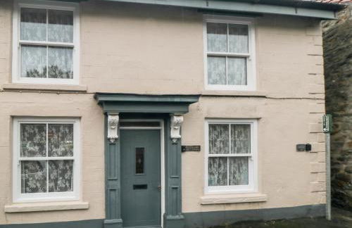 Crumble's Cottage - Photo 1