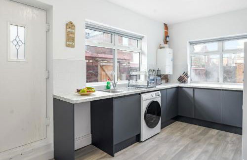 Contractor Luxury Home - Long Stays - 4 Bedrooms - Sleep 8 - Zip & Link Beds - Ultra Fast WiFi - Free Parking - Foto 5