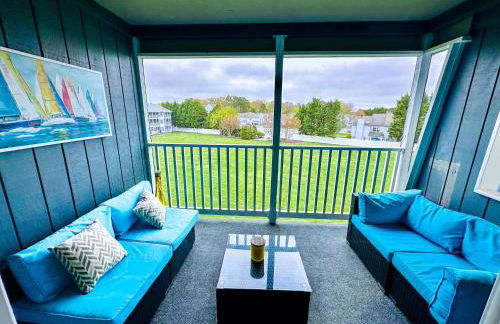 Stylish 2BR Condo Near Beach, Large Pool & Patio, Pet Friendly - Foto 47