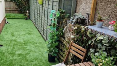 Tynant House- Cosy 3 bed house- Near City Centre and FREE parking - Foto 2, Garden, Garden view