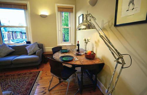 Calm 1 Bed Apartment with Parking in Winchester by At Hem - Foto 8