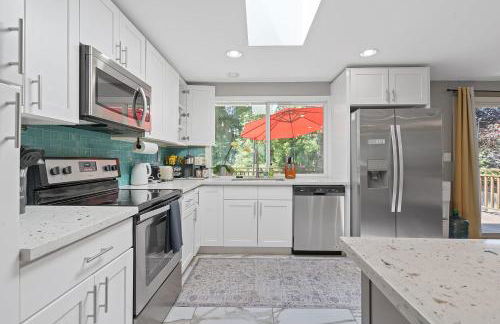 Chic Kirkland Home Overlooking Windsor Vista Park - Photo 14