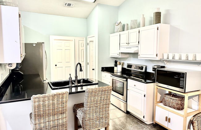 Bayou Breeze 4 Bedroom Home by RedAwning - Photo 10