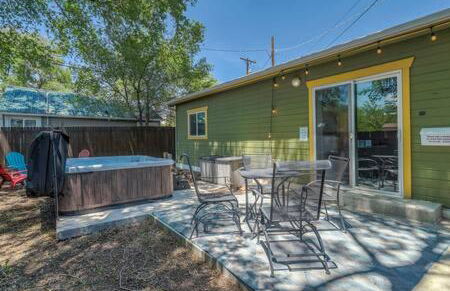 Vibrant Watermelon - Hot Tub, BBQ-Grill, King-Bed, Backyard, Parking - Foto 37