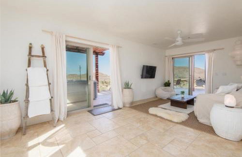 Desert Lily - Sunrise Suite with private hot tub and shared pool - Foto 18