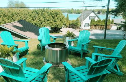 Beautiful Torch Lake House with Beach Access home - Foto 74