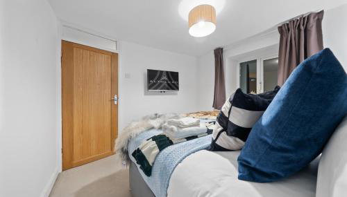 Knole Stylish 3BR House w Garden, Parking Near Cribbs and M5 by AltoLuxo Short Lets & Serviced Accommodation - Foto 5