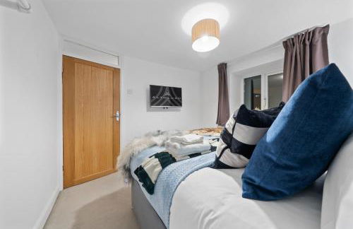 Knole Stylish 3BR House w Garden, Parking Near Cribbs and M5 by AltoLuxo Short Lets & Serviced Accommodation - Foto 5