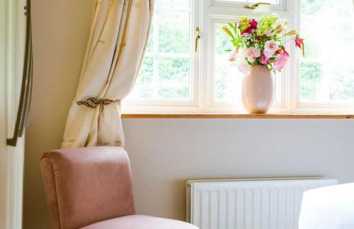 Pet Friendly Apartment with Rural Views & Parking - Foto 6