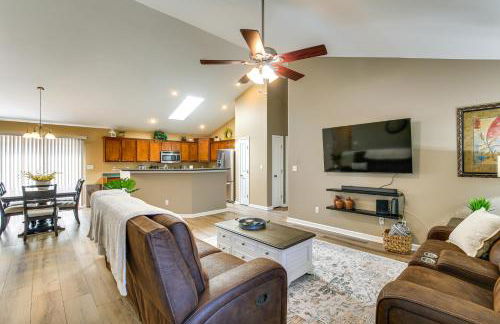 Bar, Pool Table and Yard! Spacious Union Home - Foto 1