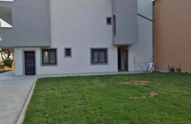 Garden and Sea - Photo 10