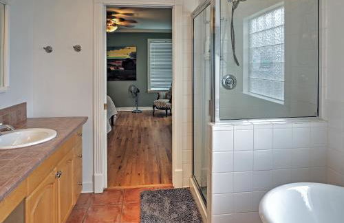 Quaint Austin Home with Yard about 5 Mi to Downtown! - Photo 17