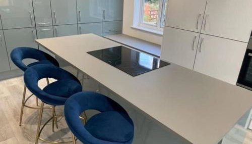 Large 5 Bedroom Family home with parking and WI-FI - Foto 1