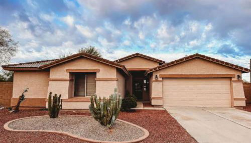 4BR Oasis Private Pool and Large Yard - Foto 2