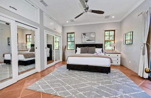 Walk To The Beach - Outdoor Dining - Spacious - Foto 18