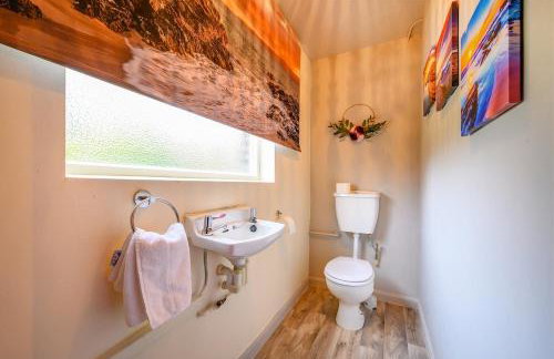 -CH- Stylish & Relaxed Stay,Free Parking,Free WiFi - Foto 40