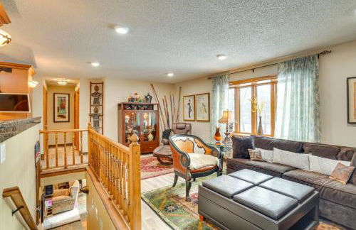 Charming Savage Home with Yard 18 Mi to Minneapolis - Foto 1