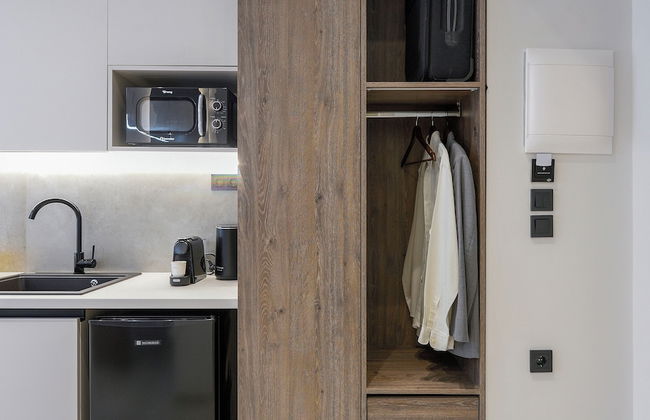 Loena Luxury Suites - Photo 2