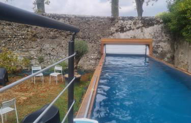 Gîte de la Mignonerie du Château de Jallanges pour 19 personnes avec 4 ou 7 chambres - Foto 1