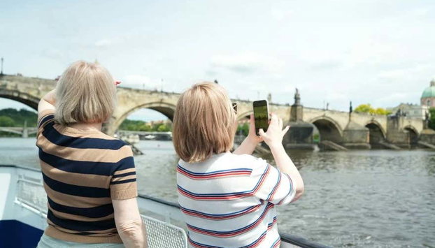 Giro in barca a Praga - Foto 3, Navigando lungo il fiume Moldava