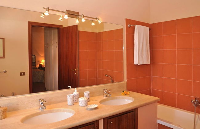 Villa in Magliano Sabina With Private Pool - Photo 11