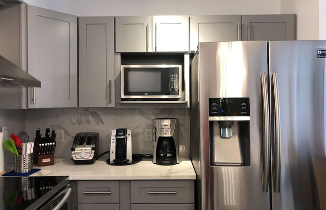 Luxurious Honeymoon & Anniversary Suite - Photo 6