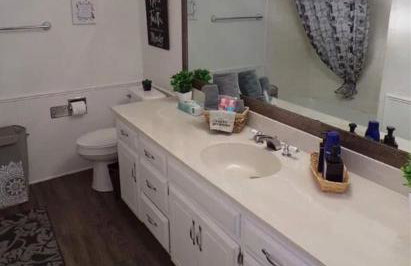 6BR Dream Getaway w Heated Pool & Peaceful Vibe - Photo 13