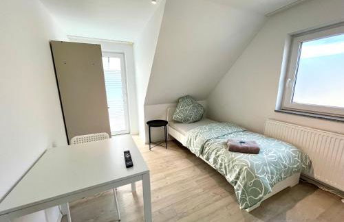 Handwerker Wohnung - Parkplatz vor der Türe - Balkon - bis zu 6 Personen - Foto 4