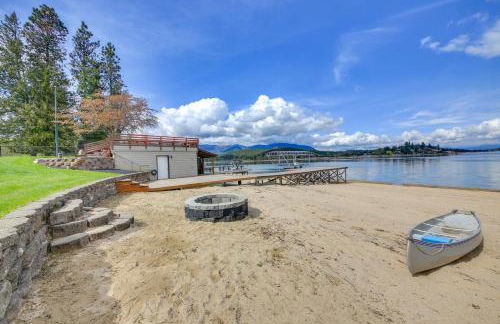 Beachfront Sagle Retreat with Boat Dock and Lift - Foto 34