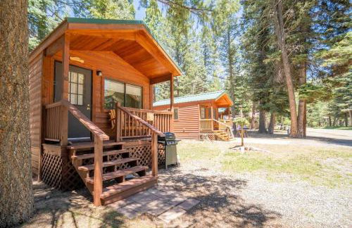 The Blue Fox Cabin #8 at Blue Spruce RV Park & Cabins - Foto 1