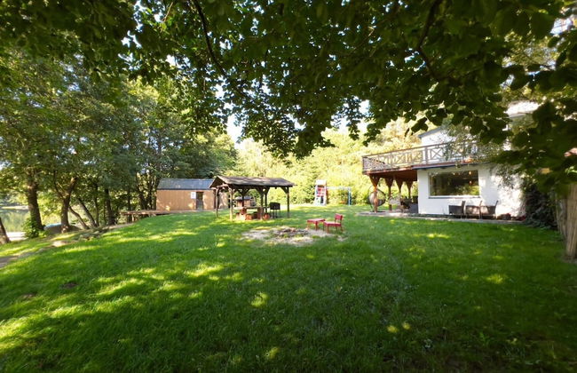 Holiday Home on the Lake Shore, Sauna, Jacuzzi - Foto 24