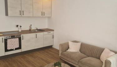 Quiet Family Apartment - 10 min to Center & Oktoberfest - Free Parking - near Nymphenburg Palace & Botanical garden - Photo 2