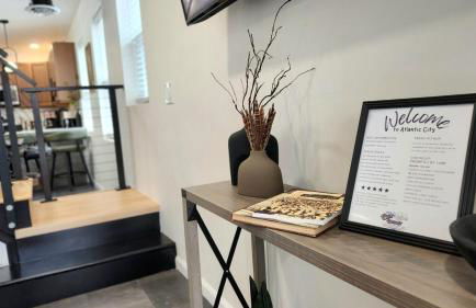 The Row House- Modern, Stylish and Newly Updated! - Foto 34